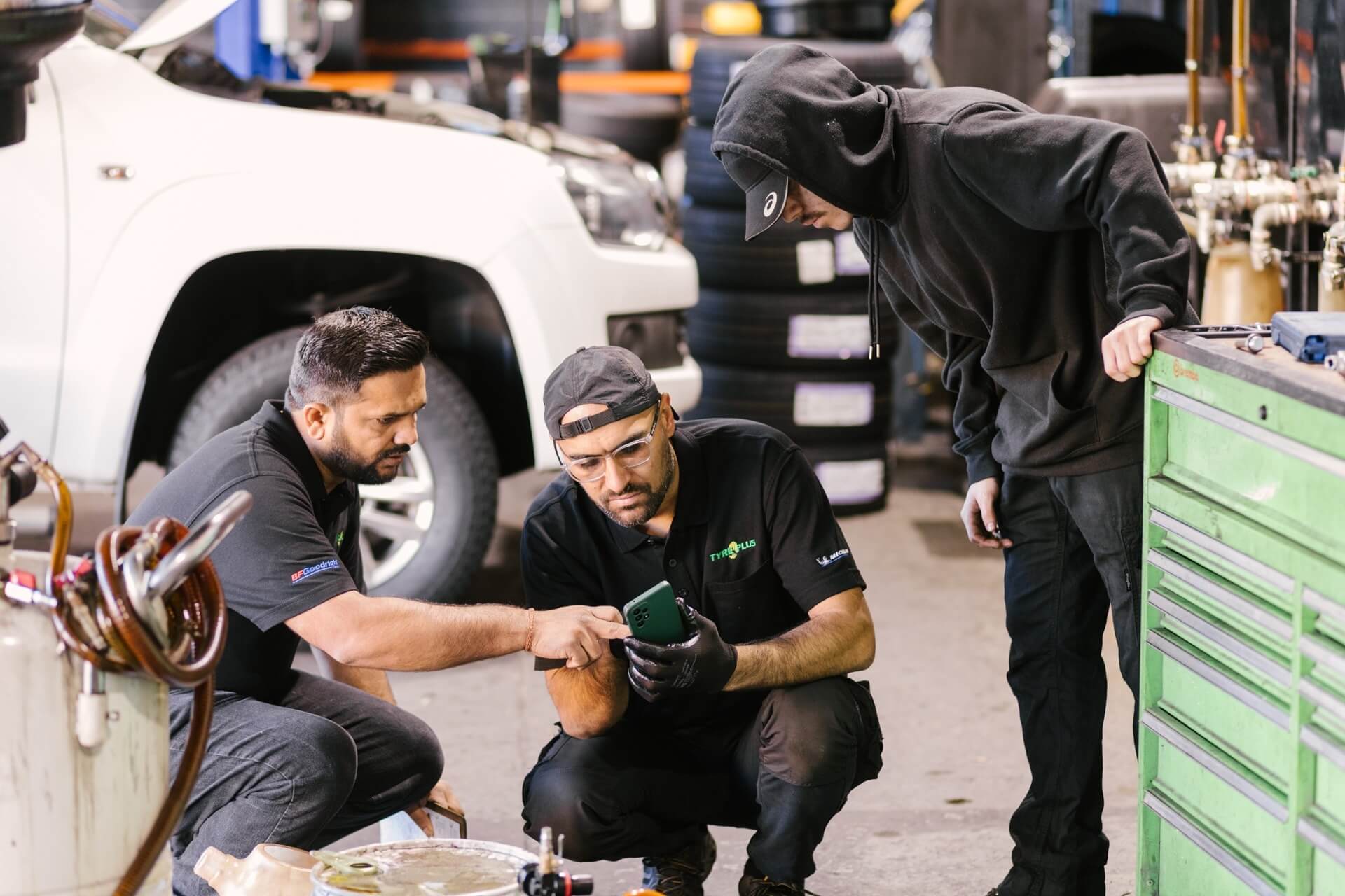 Logbook Service vs Regular Service I TYREPLUS Australia